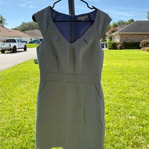 Banana Republic Green Sheath Midi Dress V-Neck Cap Sleeve